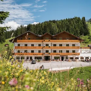 Laguscei Dolomites Mountain *** Arabba